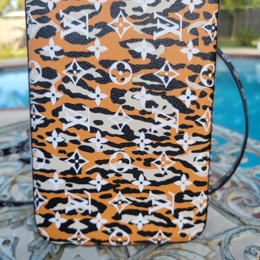 ❌❌SOLD ❌❌  Louis Vuitton NeoNoe Giant Jungle Ivory - Picture 11 of 16
